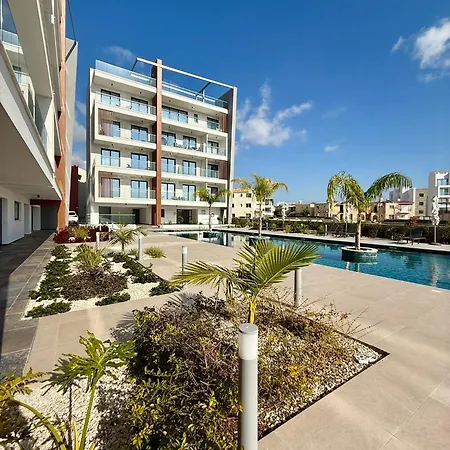 Chill And Stay-Luxury Studio In Kato Paphos Exterior photo