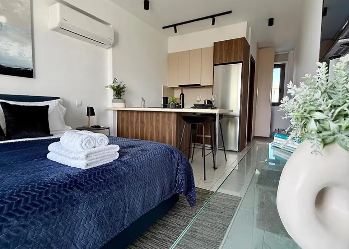 Chill And Stay-Luxury Studio In Kato Paphos