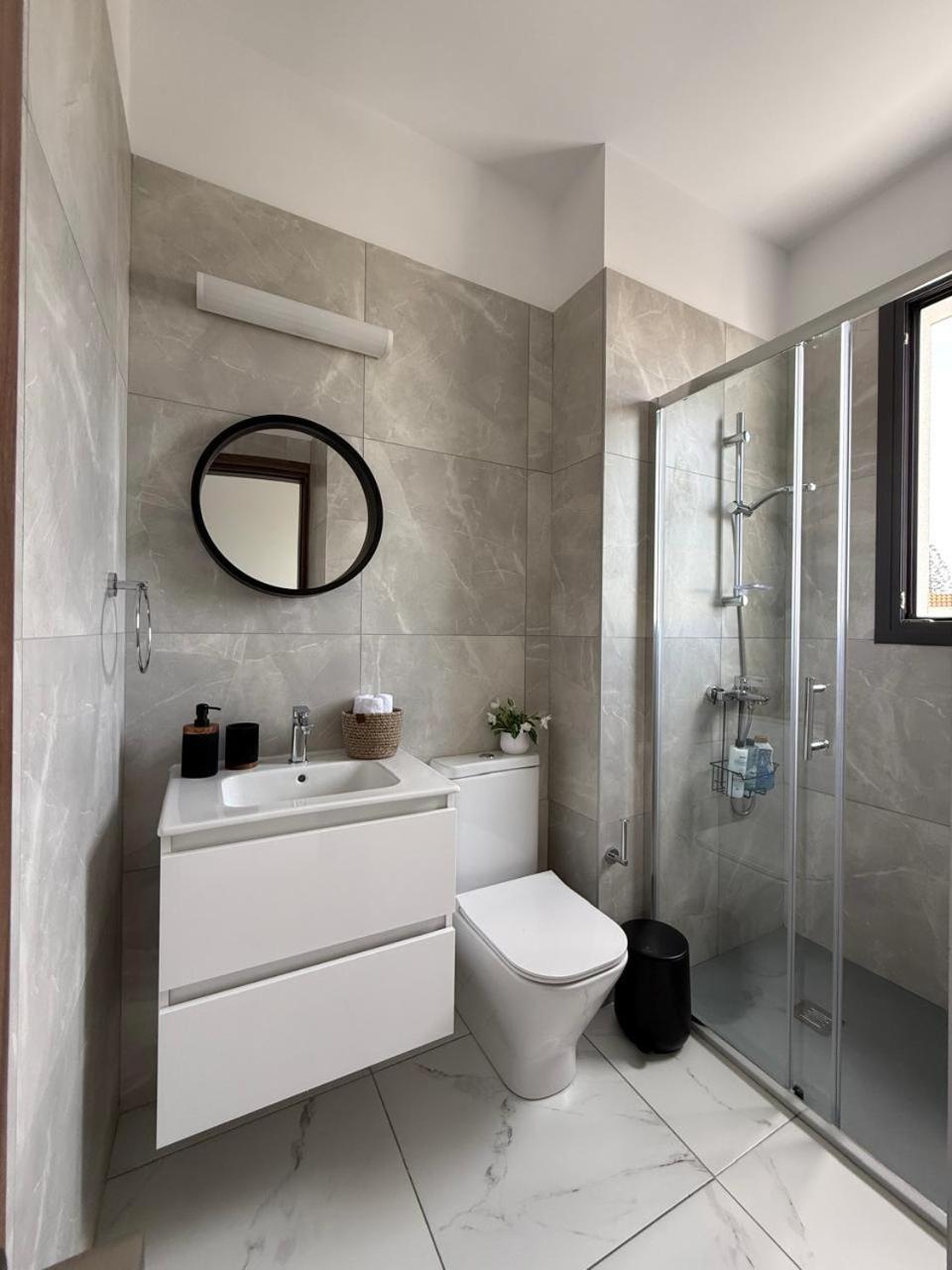 Chill And Stay-luxury In Kato Apartment Paphos