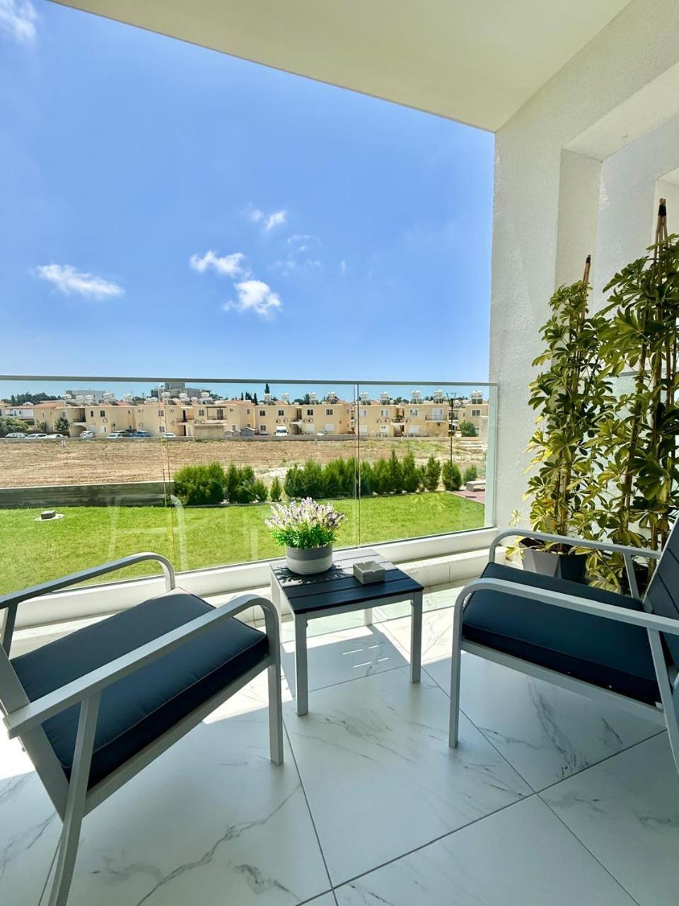 Chill And Stay-luxury In Kato Apartment